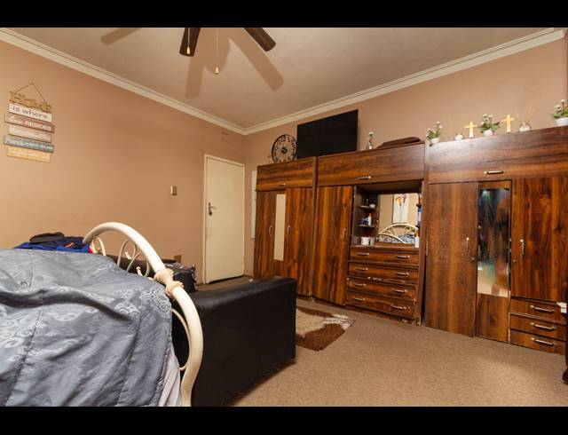 4 BEDROOM FREESTANDING FOR SALE IN SILVERGLEN